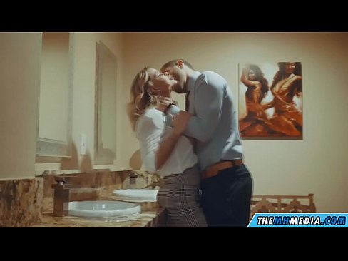 ❤️ Thaum ib tug busty blonde ntxias koj nyob rau hauv ib tug pej xeem chav dej ️ Super sex ntawm porn hmn.milfnut-net.ru ❌❤ Ib